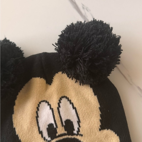 Disney Mickey Mouse Taboggan - Picture 2 of 4